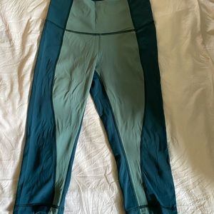 Lululemon high waisted two toned Capri legging